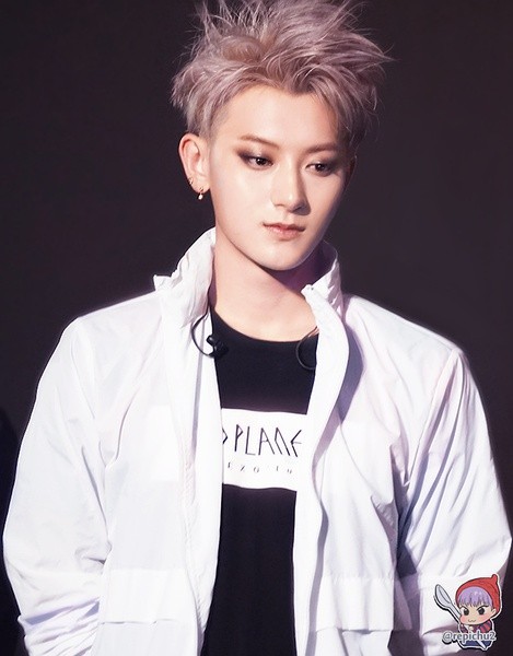 32岁黄子韬:从顶流到上市老板的清醒转身 32岁黄子韬:从顶流到上市老板的清醒转身